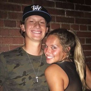 Meet your Posher, Logan